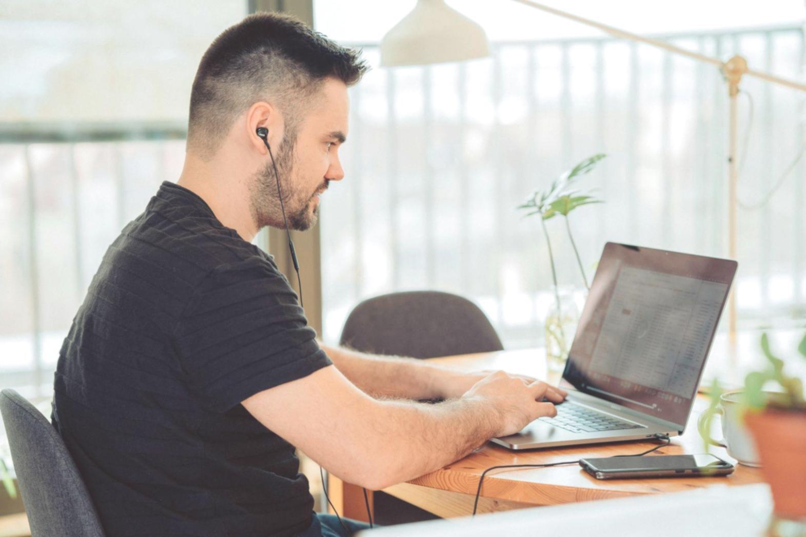 Sesión práctica de análisis presupuestario con herramientas digitales